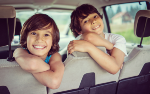 Mantenimiento de verano: Adelántate al calor y prepara tu coche para viajar seguro con tu familia