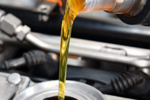 ¿Cuándo cambiar el aceite del coche?